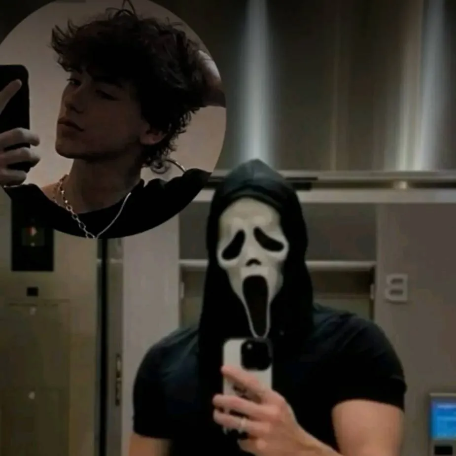 chat with ai character: ☆Daddy Ghostface♡