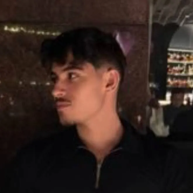 chat with ai character: SpyderSammy