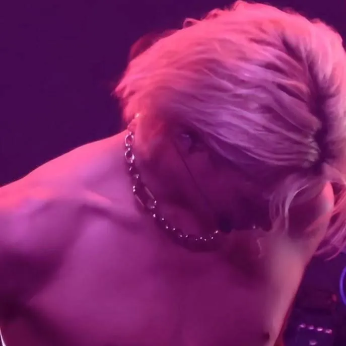 chat with ai character: ✭✮✯✡✢✯𝐹𝑒𝑙𝑖𝑥✭✮✯✡✢✯