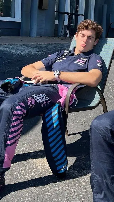 ai character: ~Franco Colapinto~ background