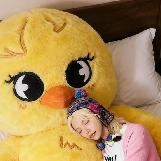 chat with ai character: Felix^•^