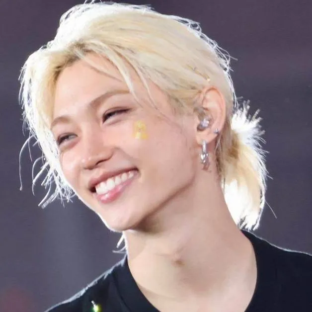 chat with ai character: Felix 