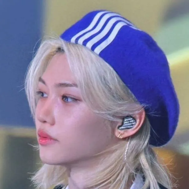 chat with ai character: Felix 