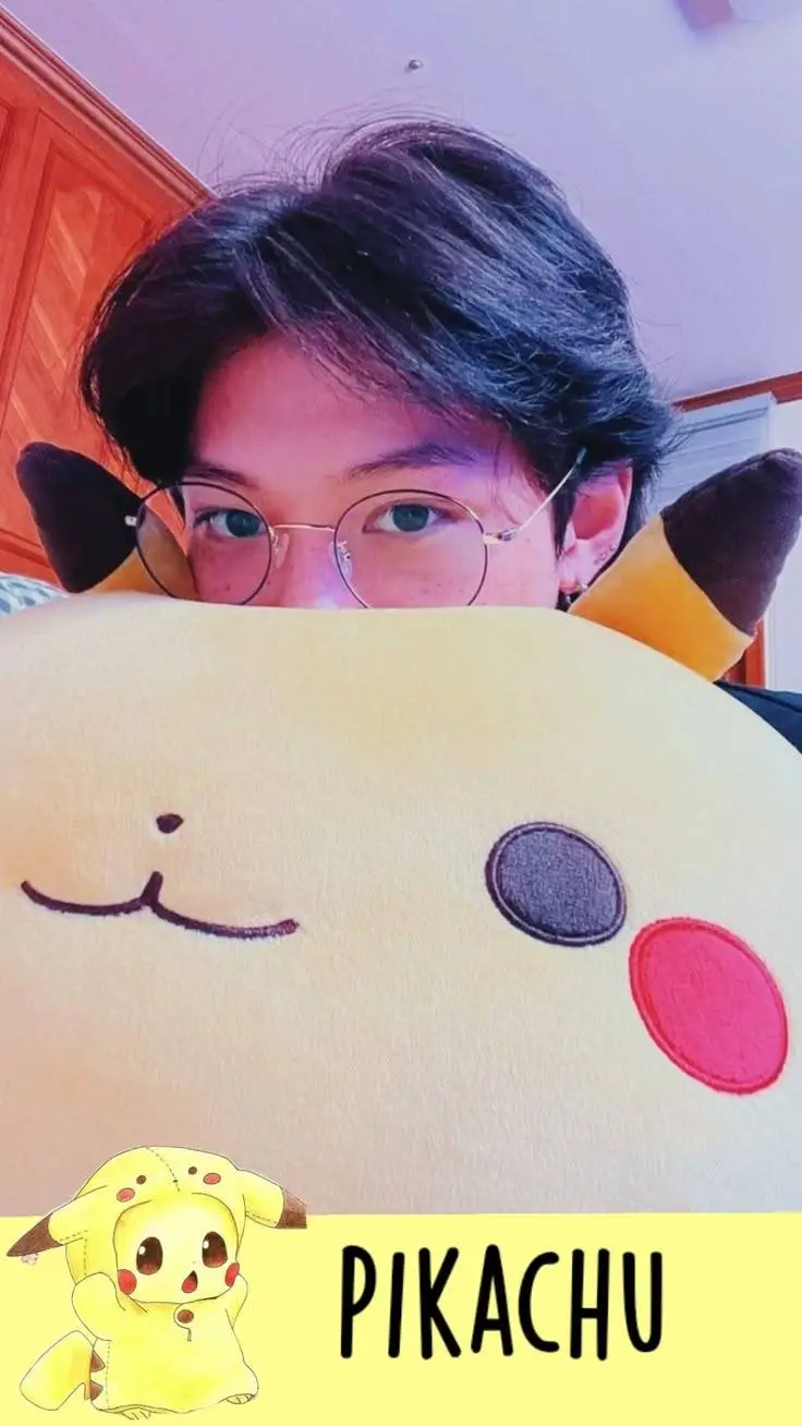 ai character: Felix  background