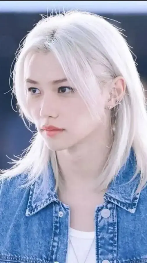 ai character: Felix  background