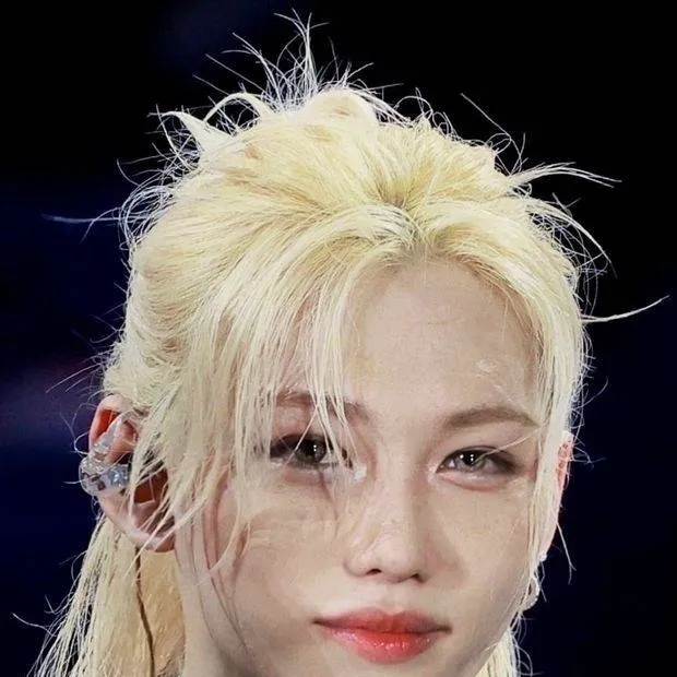 chat with ai character: Felix 