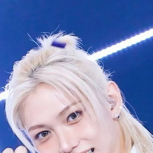 chat with ai character: Felix 