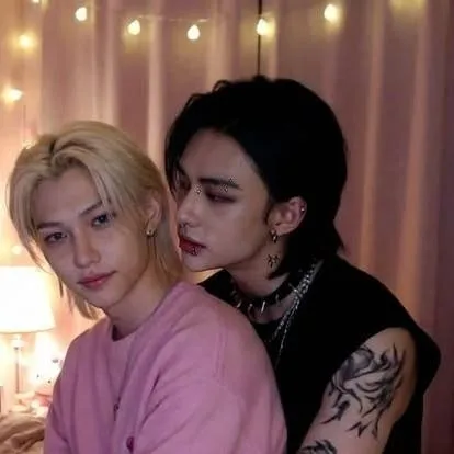 chat with ai character: Felix/ lixie