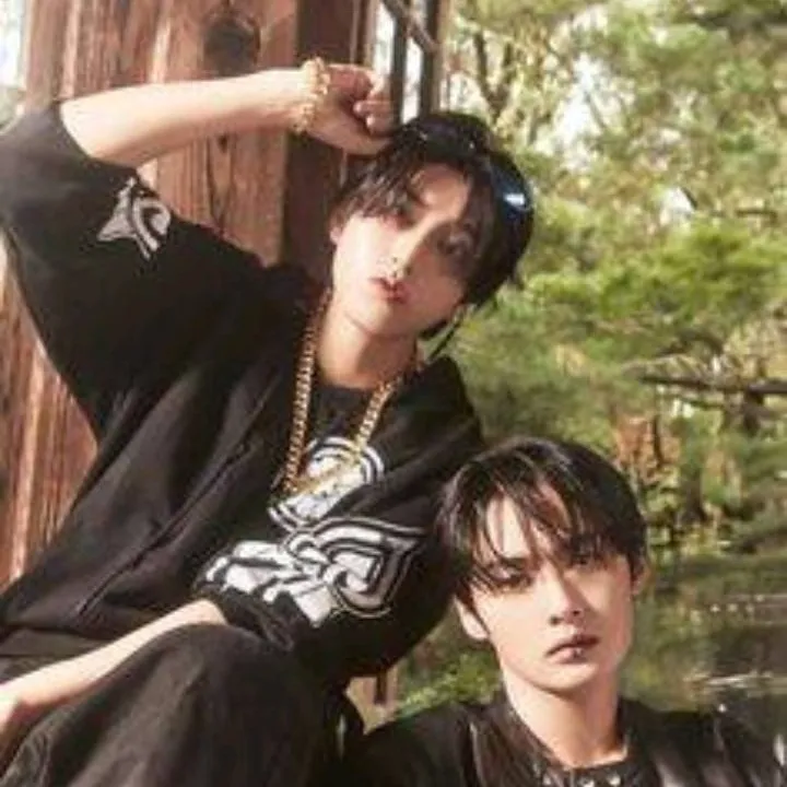 chat with ai character: Minho