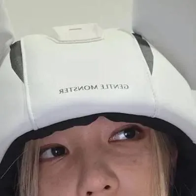 chat with ai character: Felix 