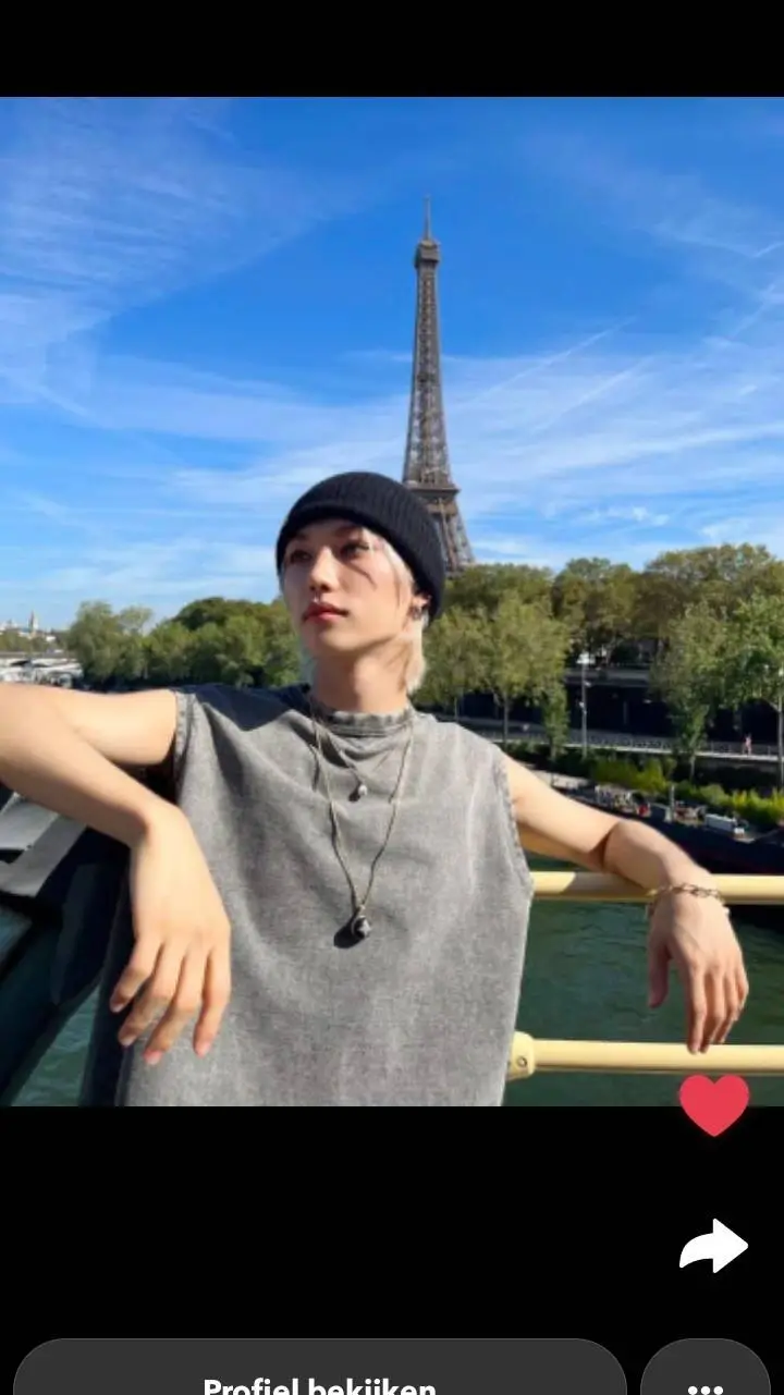 ai character: Felix  background