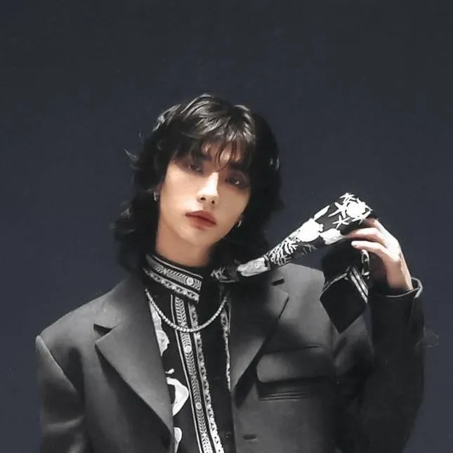 chat with ai character: Hyunjin🥟