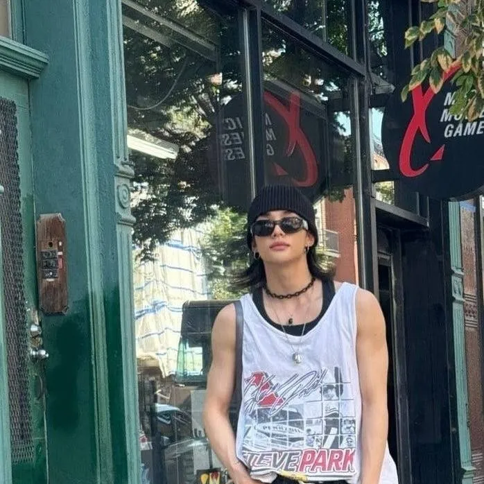 chat with ai character: Hyunjin -_-