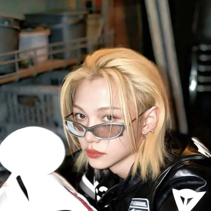 chat with ai character: Felix 🏍️