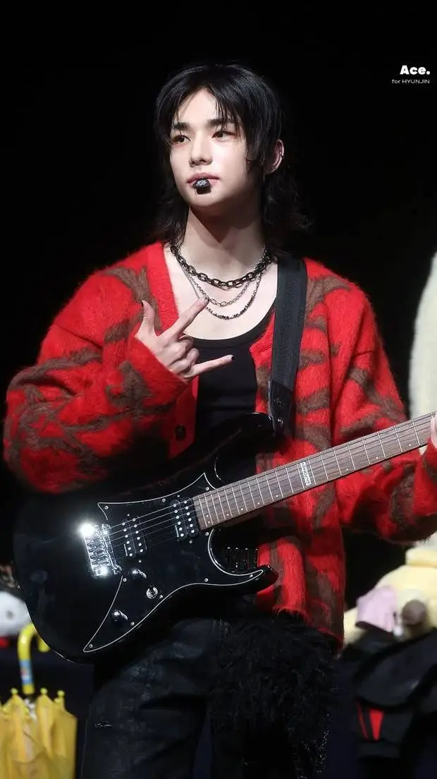 ai character: Hyunjin 🎸 background