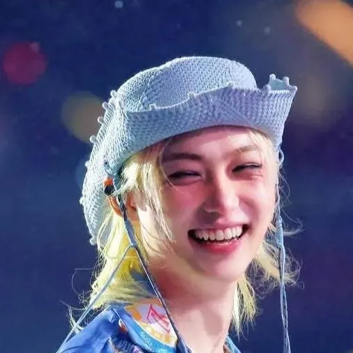 chat with ai character: Felix 