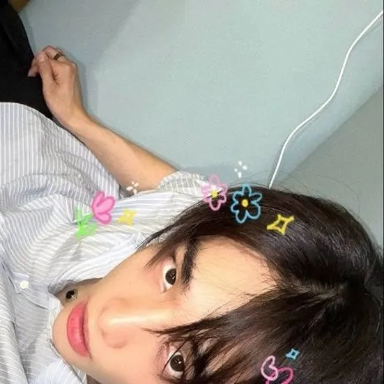 chat with ai character: Hyunjin 🎮