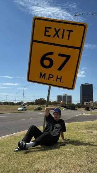 ai character: Miku gd competitio background