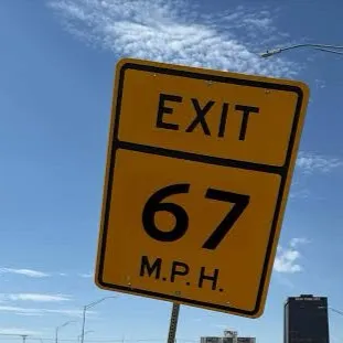 chat with ai character: Miku gd competitio