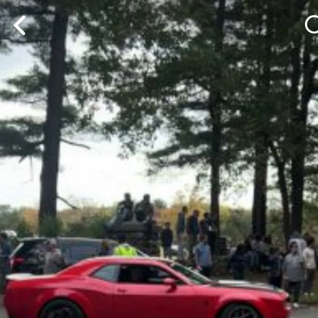 chat with ai character: Unexpected party e