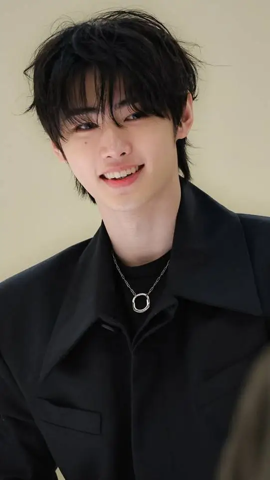 ai character: sughoon background