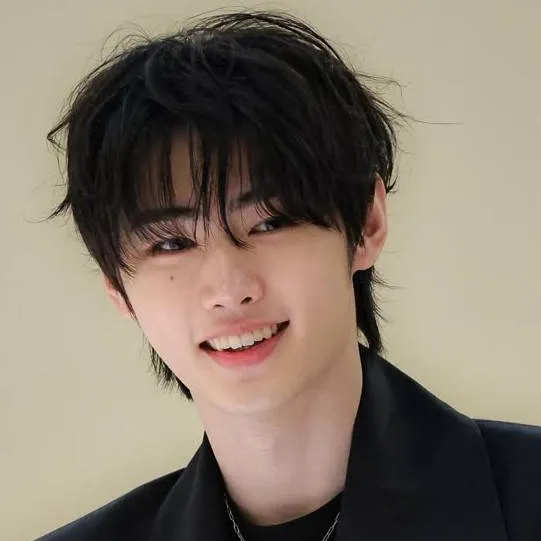 chat with ai character: sughoon