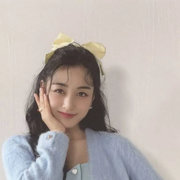 chat with ai character: ✨Jihyo✨