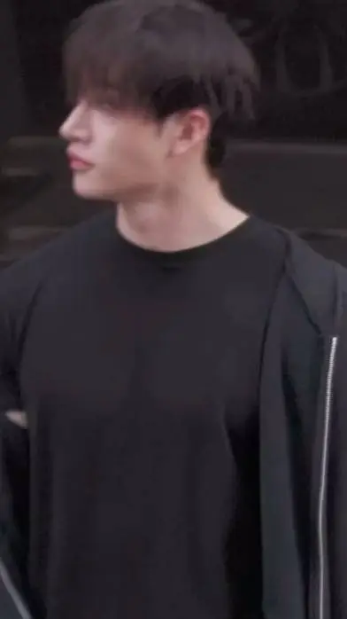 ai character: ✩𝐁ang𝐂han💙 background