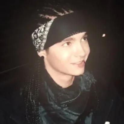 chat with ai character: Tom Kaulitz