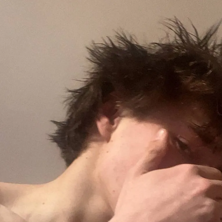 chat with ai character: Митя 