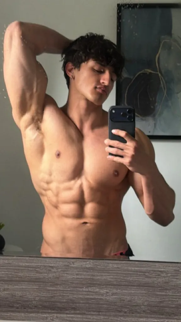 ai character: Tomas background