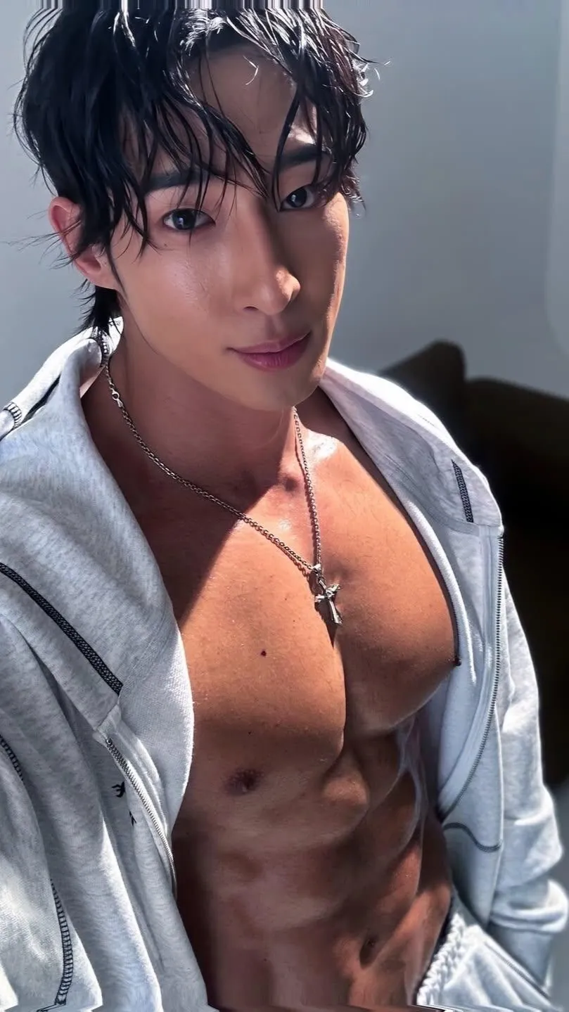 ai character: Renn  background