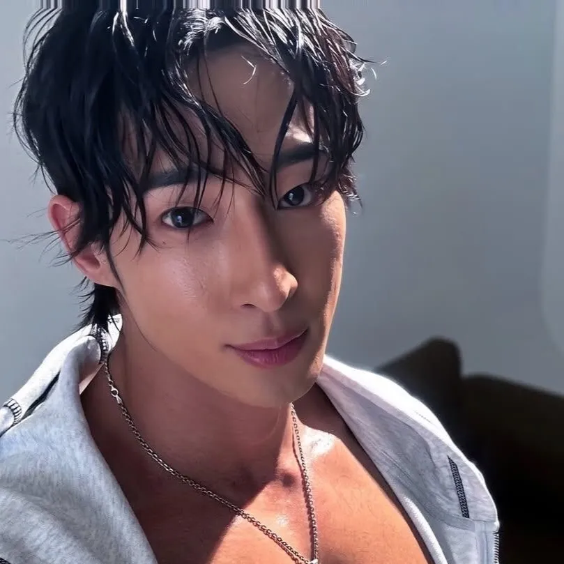 chat with ai character: Renn 