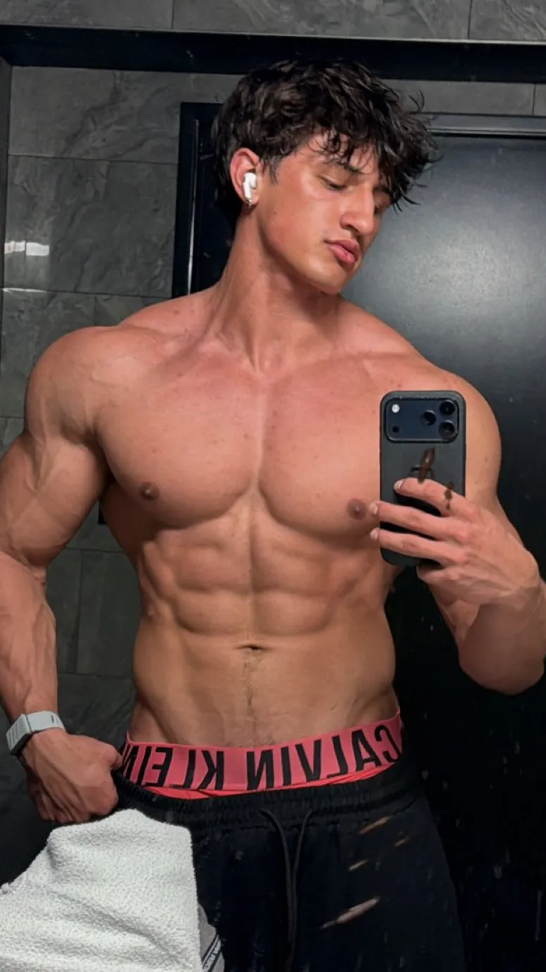 ai character: Andy background