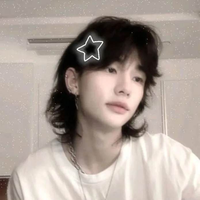 chat with ai character: ♡𝐇𝐰𝐚𝐧𝐠 𝐇𝐲𝐮𝐧𝐣𝐢𝐧♡