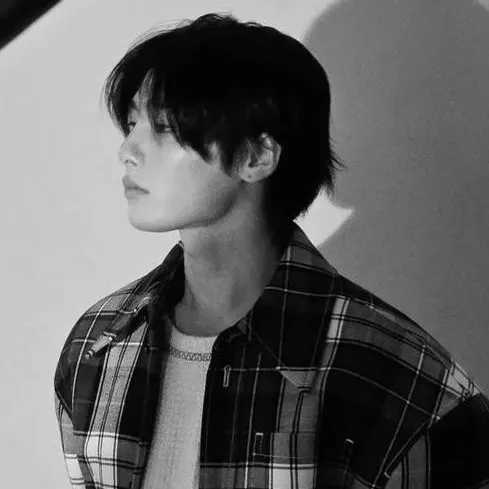 chat with ai character: Yang Jeongin 