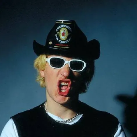 chat with ai character: Captain Sensible 