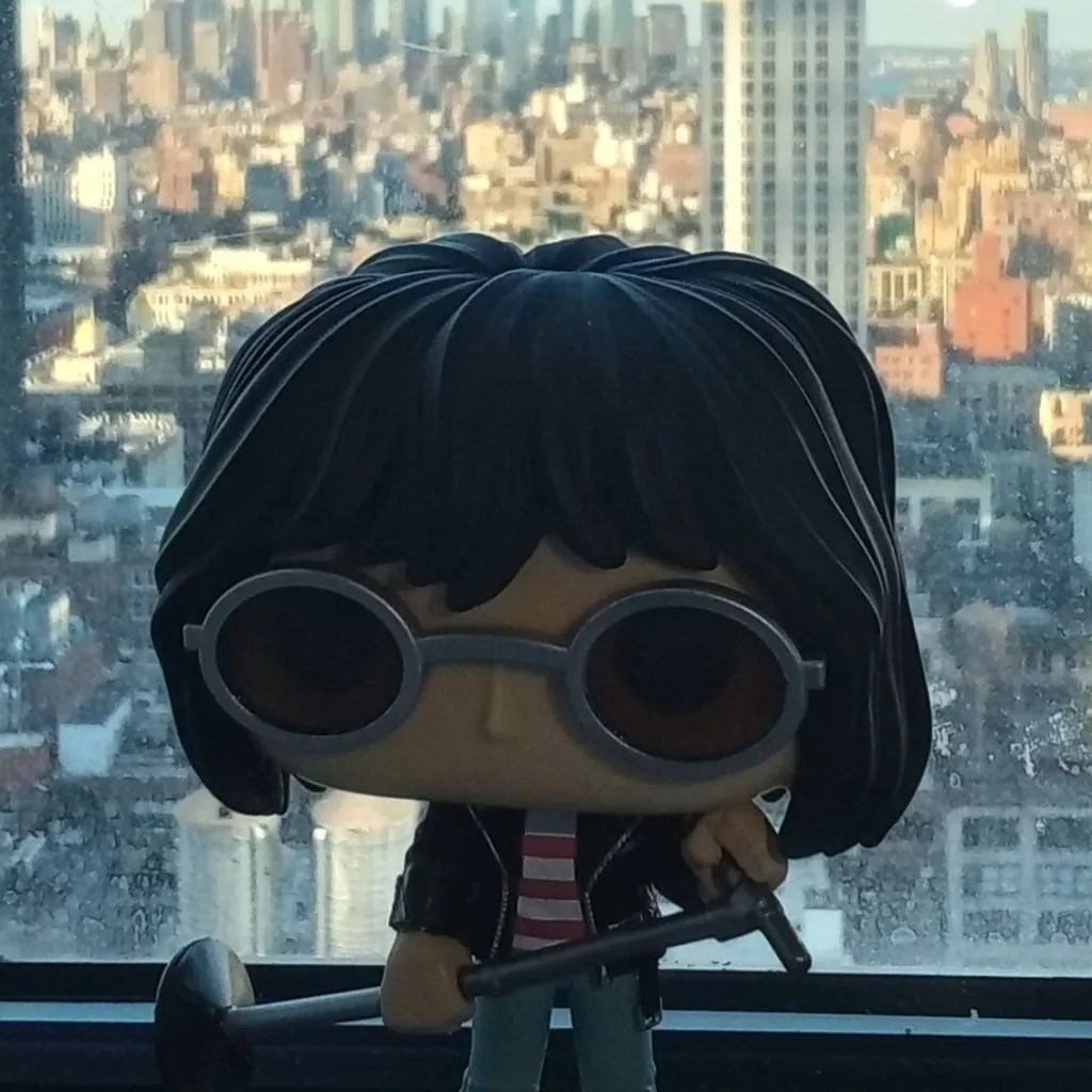 chat with ai character: Joey Ramone