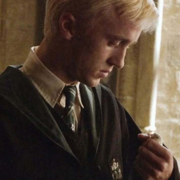 chat with ai character: draco malfoy