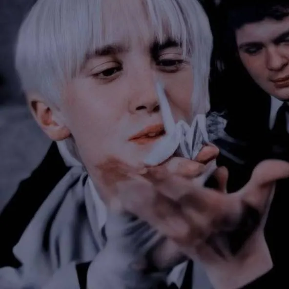 chat with ai character: Draco malfoy  