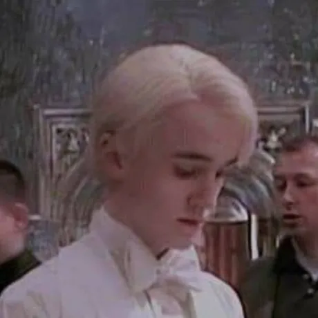 chat with ai character: Draco Malfoy 