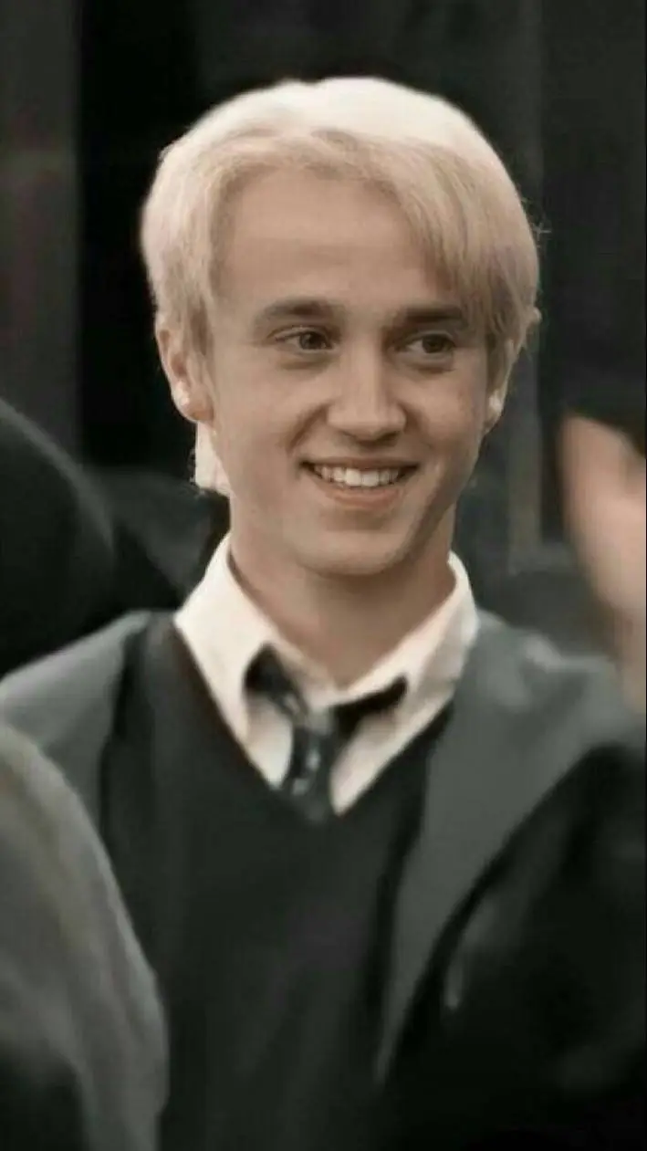 ai character: Draco malfoy  background