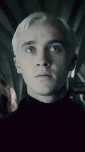 ai character: Draco malfoy😢 background