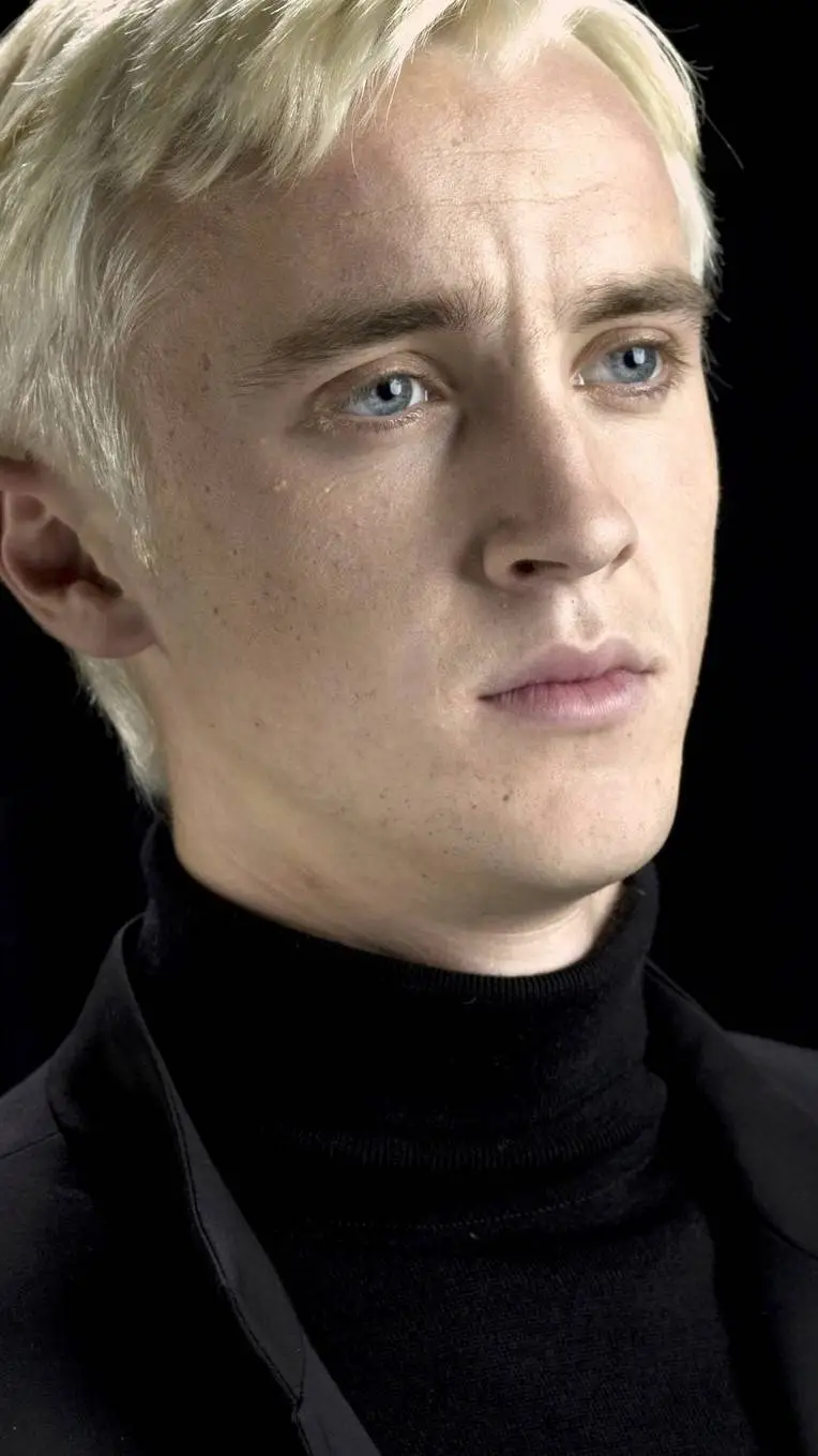 ai character: Draco malfoy  background