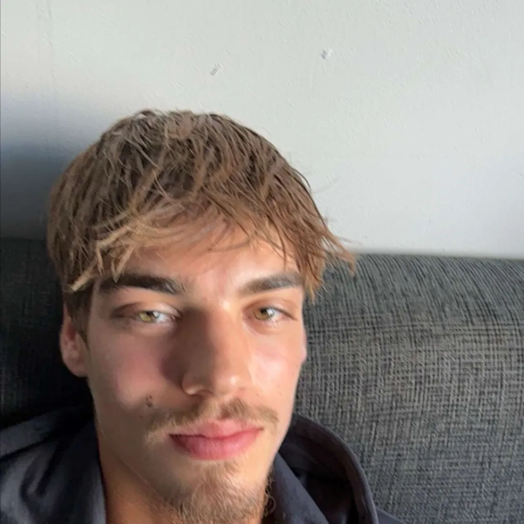 chat with ai character: Ralph