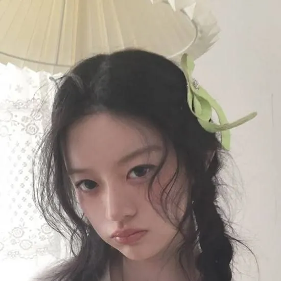 chat with ai character: PARK MINJU