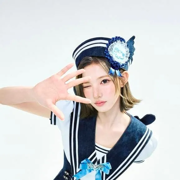 chat with ai character: Jiwoo