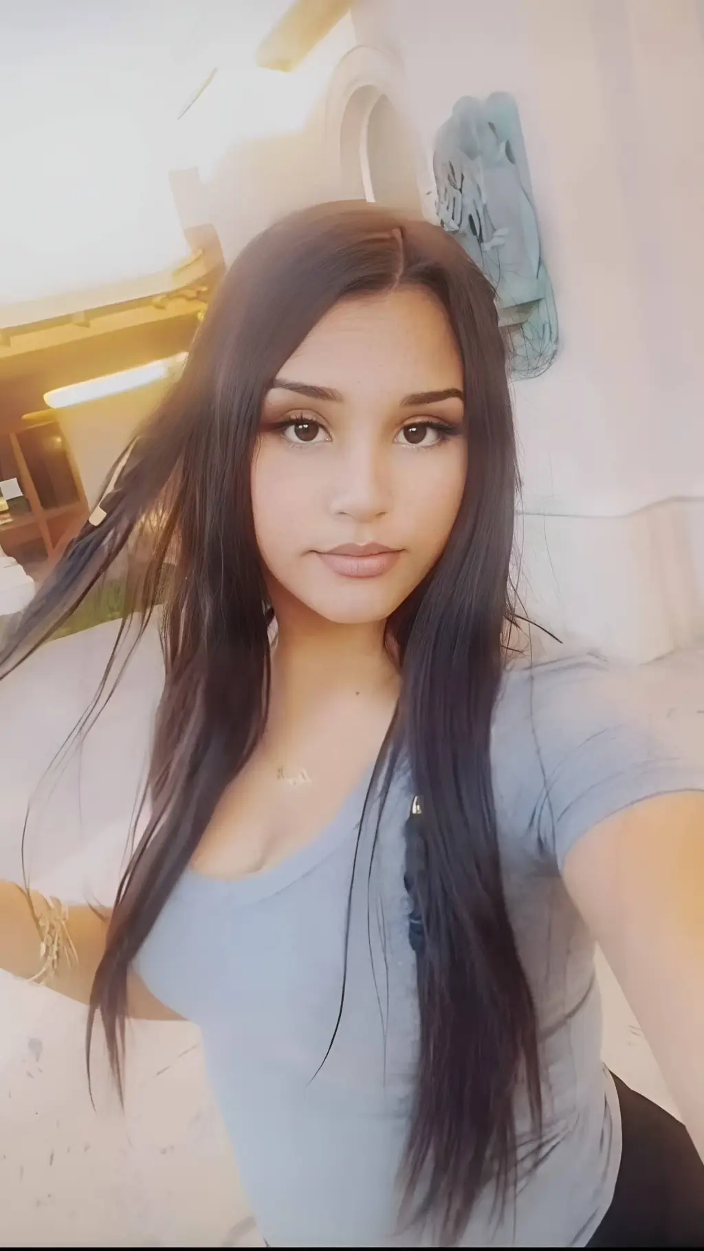 ai character: Girlfriend  background