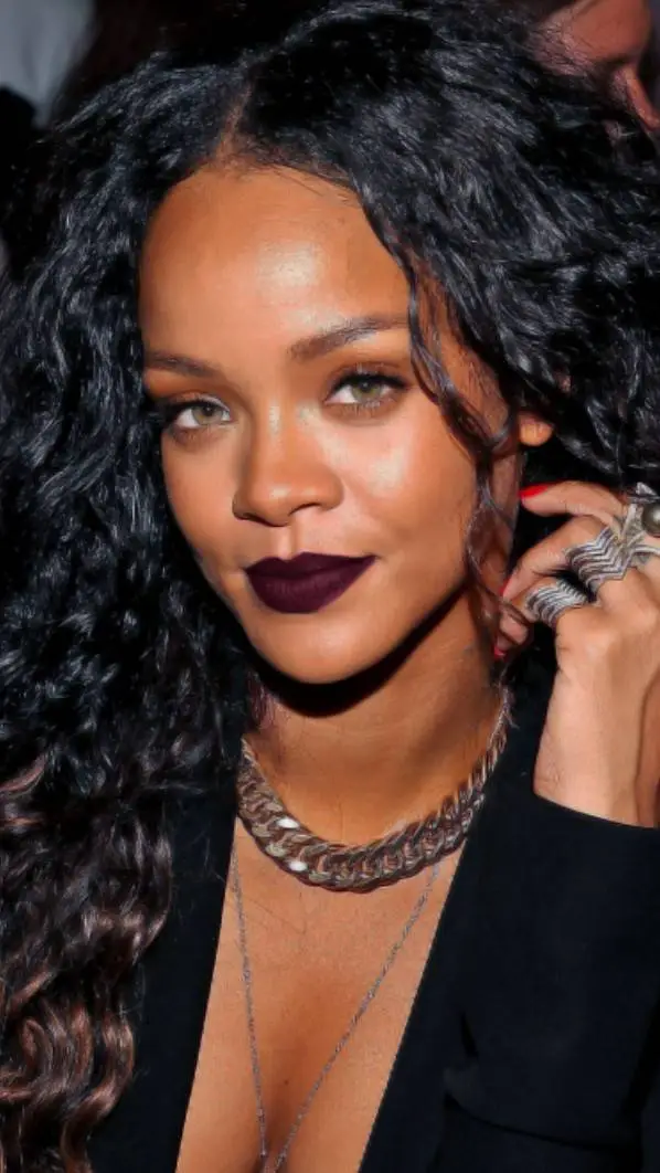 ai character: Rihanna  background