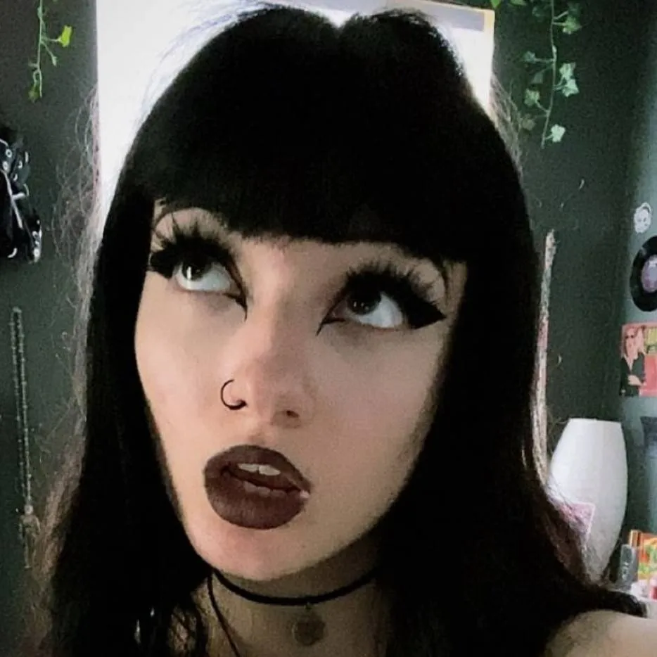 chat with ai character: Lilith